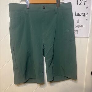 Eastern Mountain Sports  Compass 4-Point Hiking Shorts Mens 34 Dark Forest NWT